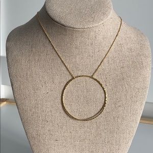 Stella & Dot essential hammered hoop pendant